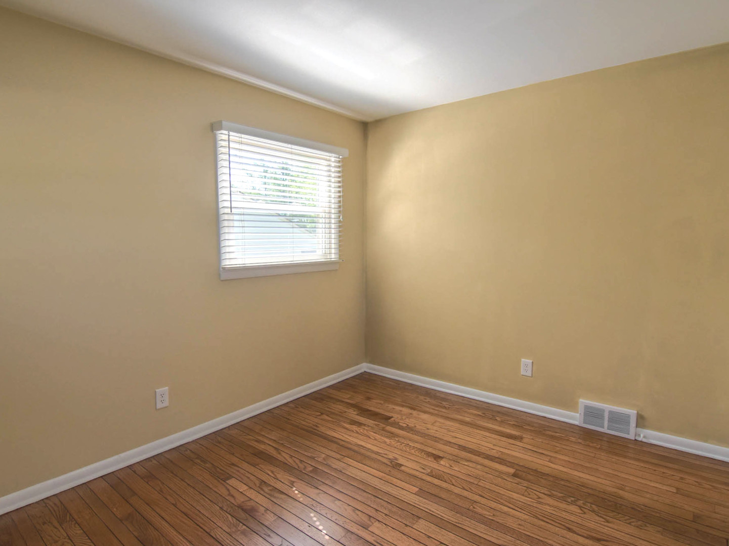 17863 West Greentree Road Grayslake, IL 60030 - Photo 13 of 24
