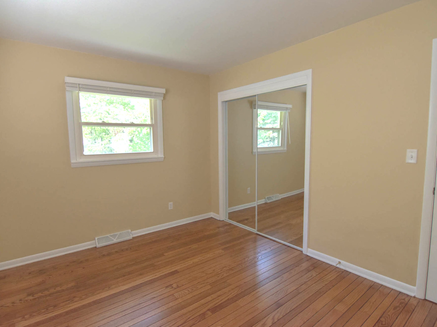 17863 West Greentree Road Grayslake, IL 60030 - Photo 16 of 24