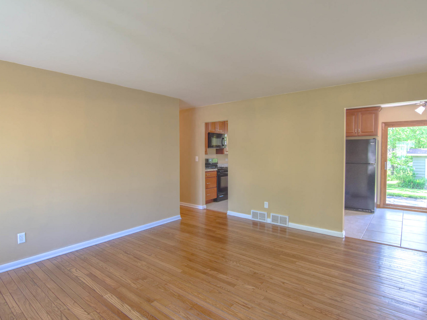 17863 West Greentree Road Grayslake, IL 60030 - Photo 3 of 24
