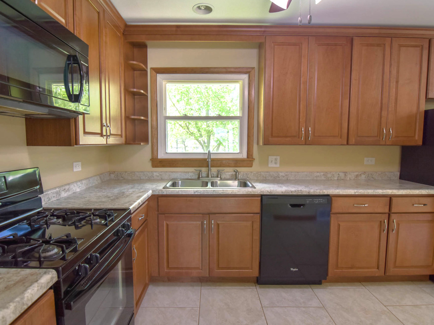17863 West Greentree Road Grayslake, IL 60030 - Photo 4 of 24