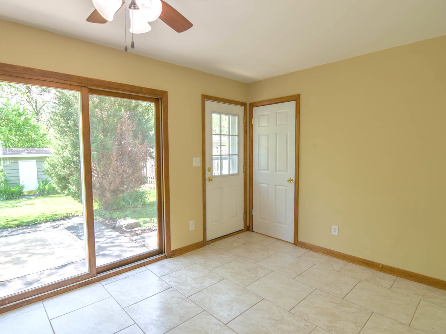 17863 West Greentree Road Grayslake, IL 60030 - Photo 8 of 24