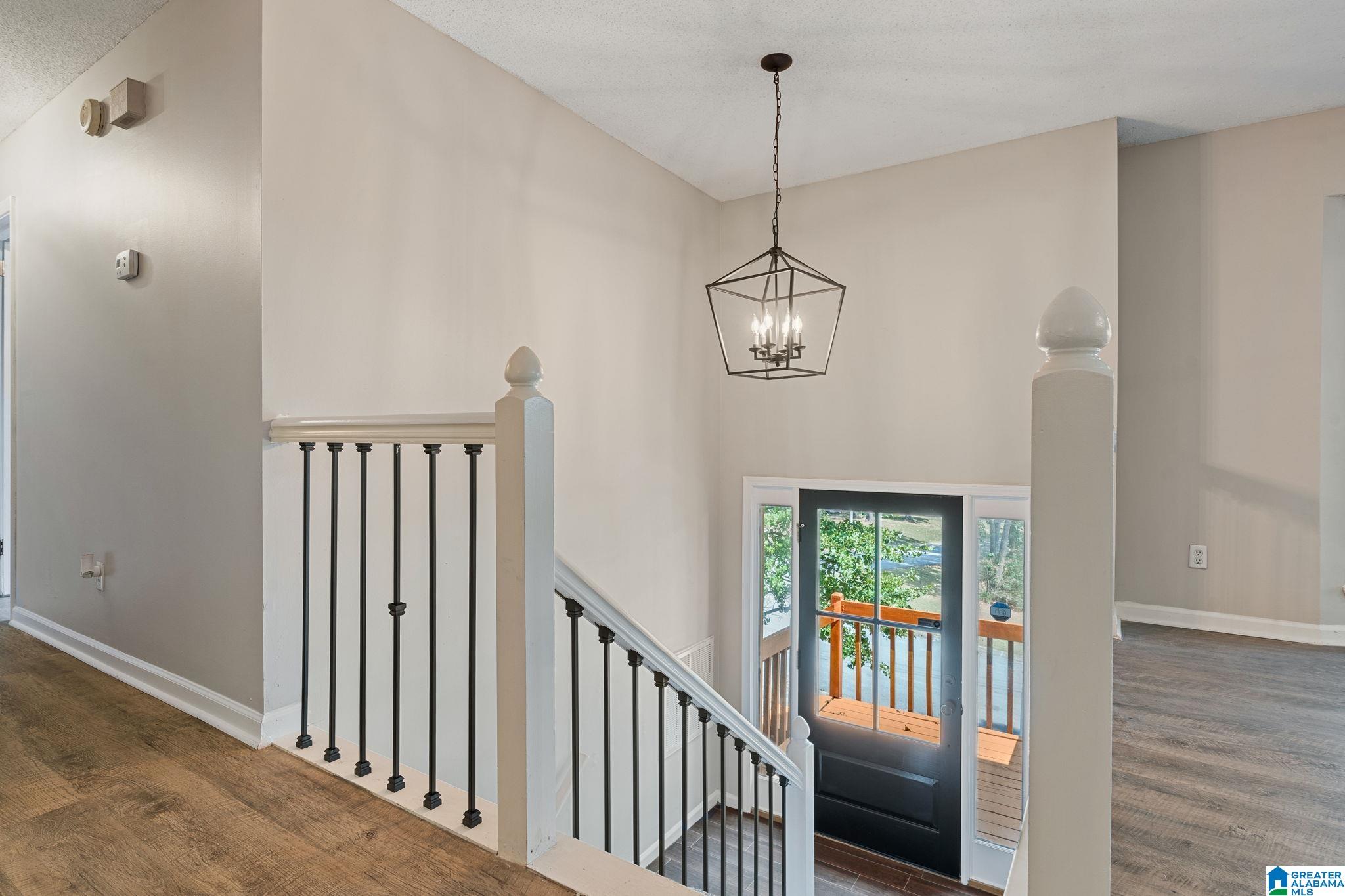 513 Bennett Drive Alabaster, AL 35007 - Photo 3 of 40