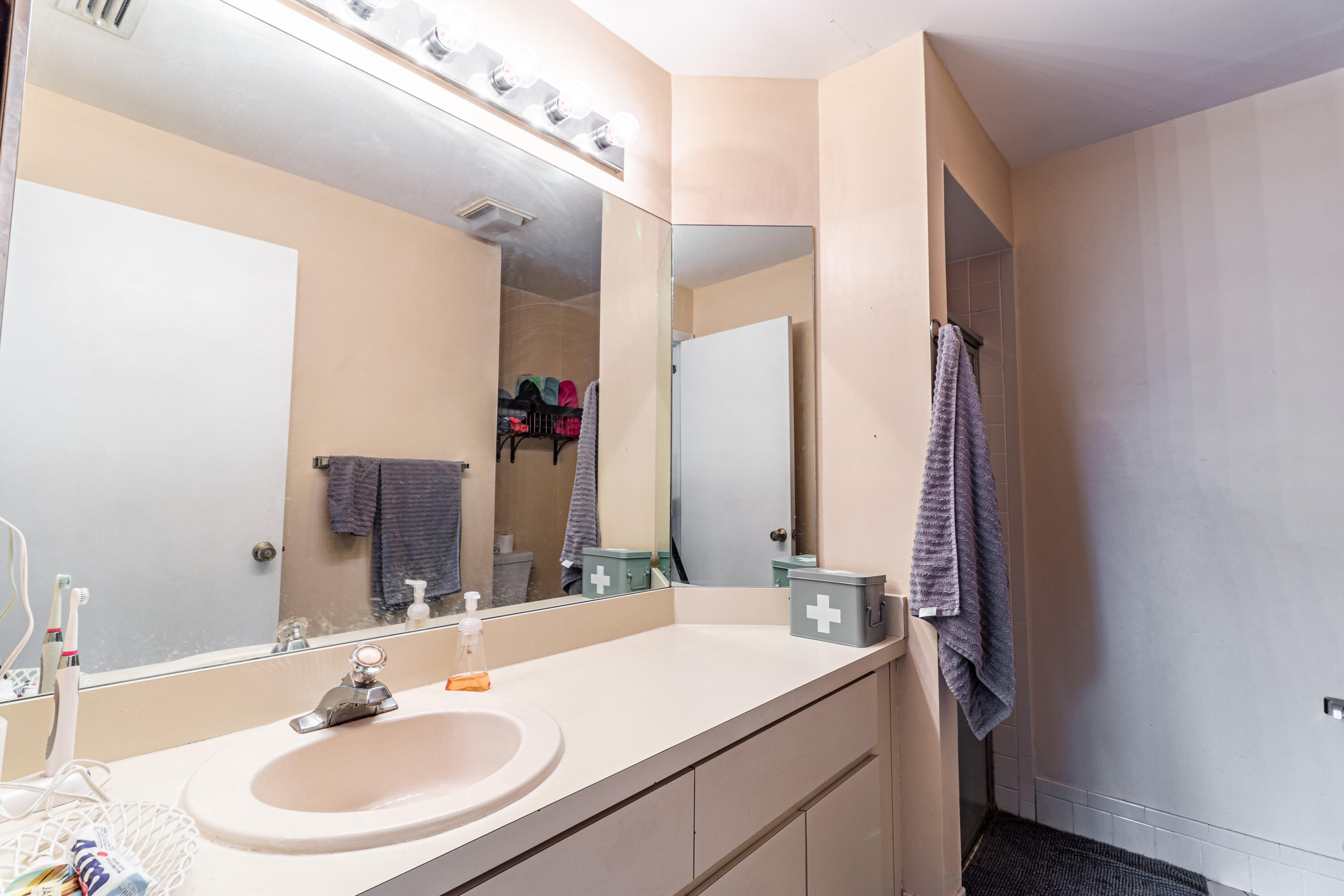 4475 Willow Pond Road, Unit B West Palm Beach, FL 33417 - Photo 11 of 31 IMG_6097-HDR