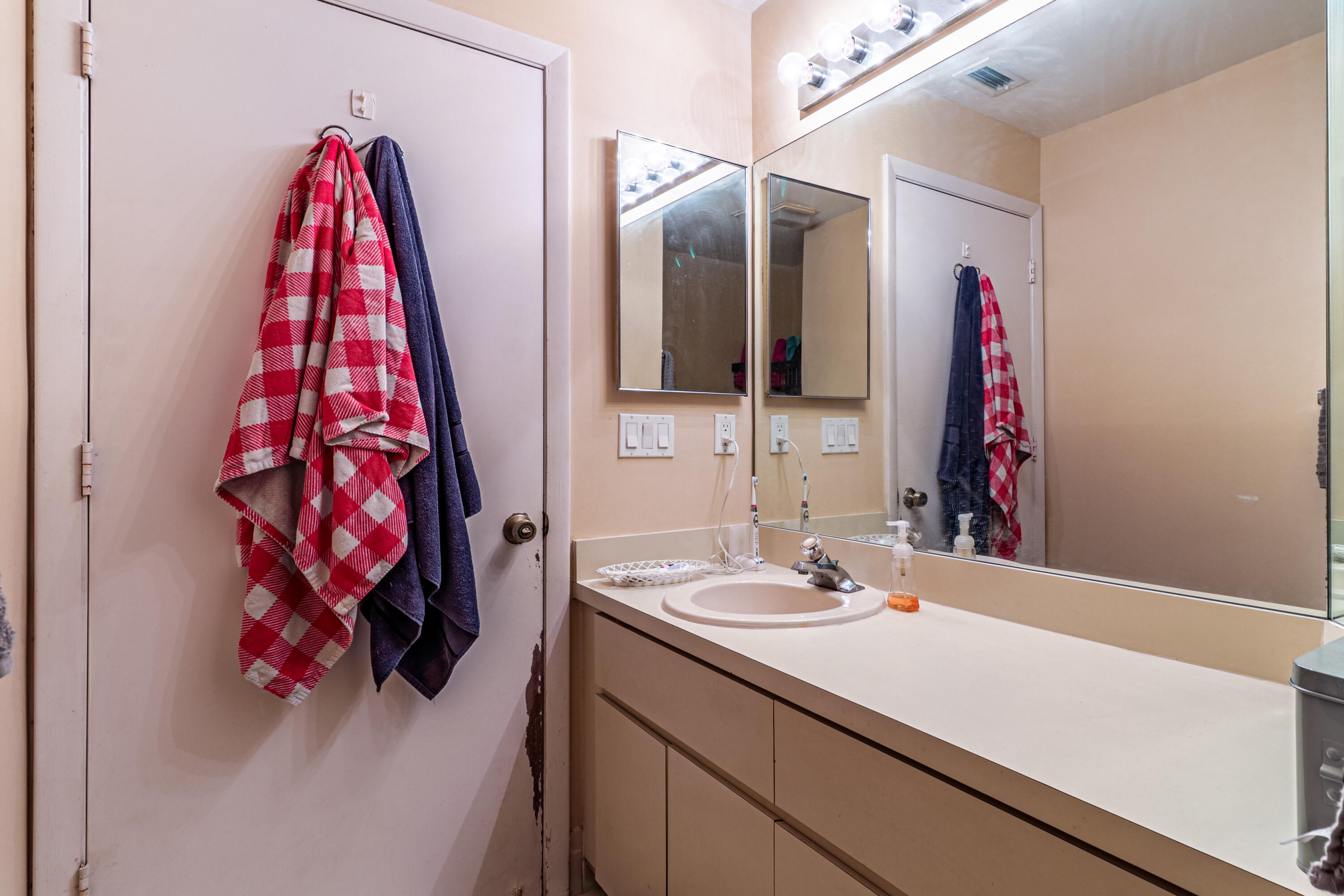 4475 Willow Pond Road, Unit B West Palm Beach, FL 33417 - Photo 12 of 31 IMG_6112-HDR