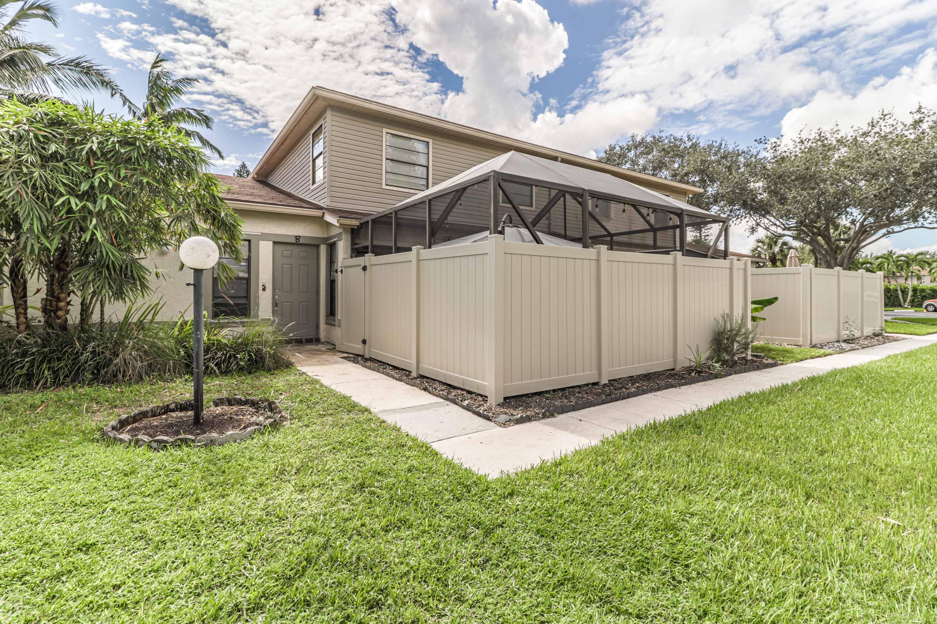4475 Willow Pond Road, Unit B West Palm Beach, FL 33417 - Photo 25 of 31 IMG_6162-HDR