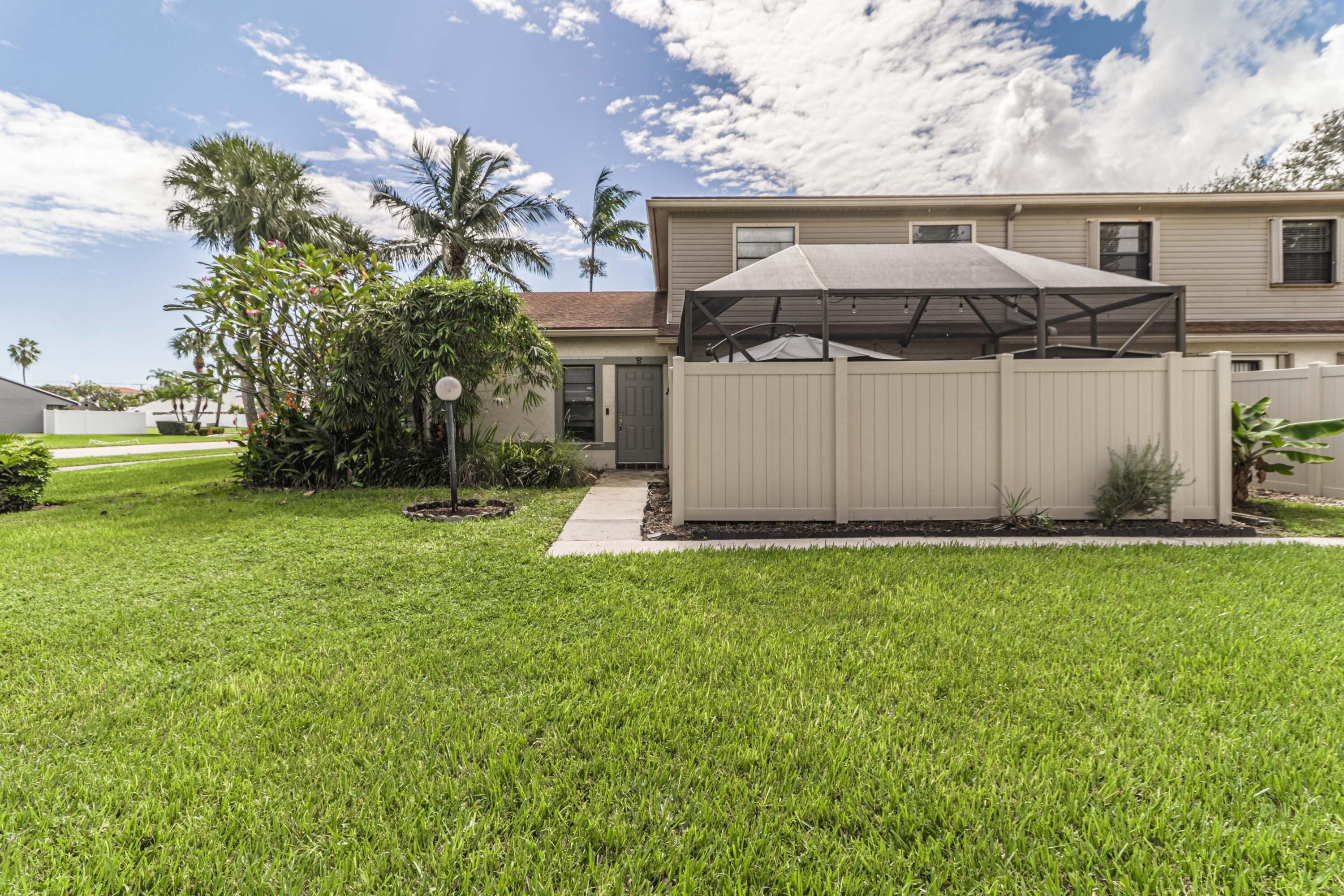 4475 Willow Pond Road, Unit B West Palm Beach, FL 33417 - Photo 27 of 31 IMG_6177-HDR