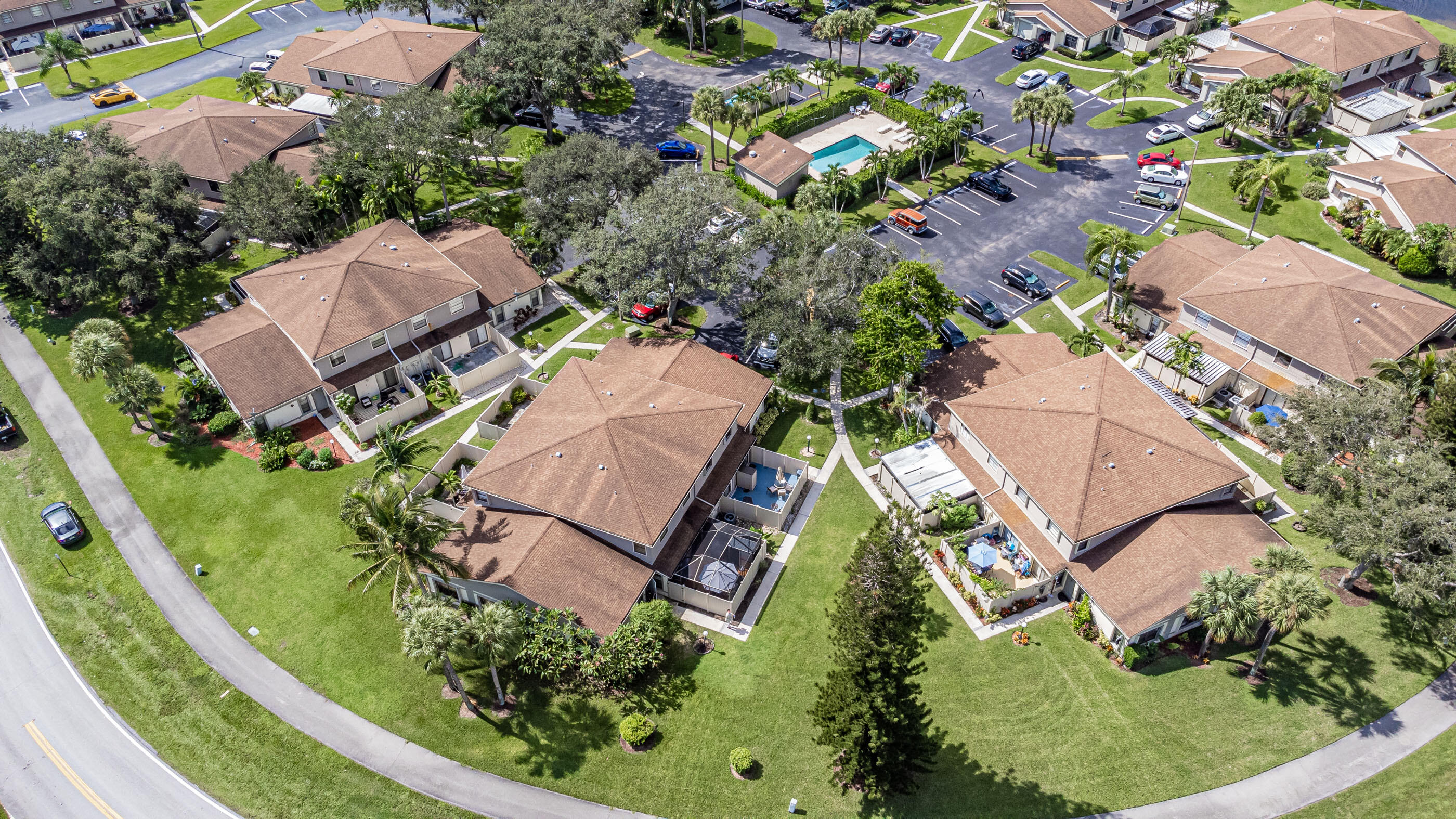 4475 Willow Pond Road, Unit B West Palm Beach, FL 33417 - Photo 4 of 31 DJI_0564