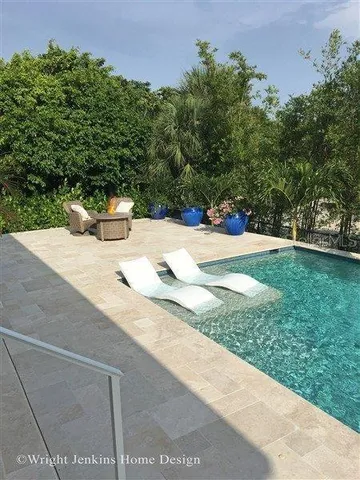 a view of back yard of the house