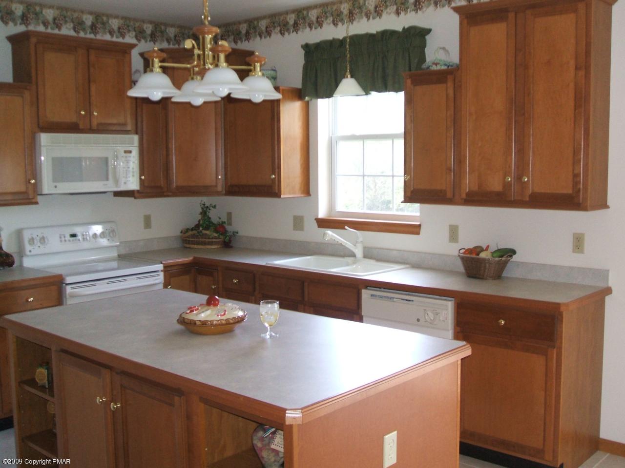 42 Schoolhouse Road Bushkill, PA 18324 - Photo 3 of 23 Center Island Kitchen