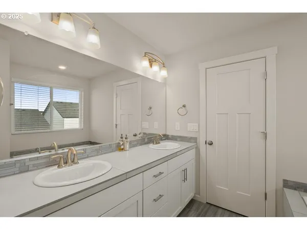 $560,000 | 6421 Southeast 22nd Street, Gresham, OR 97080