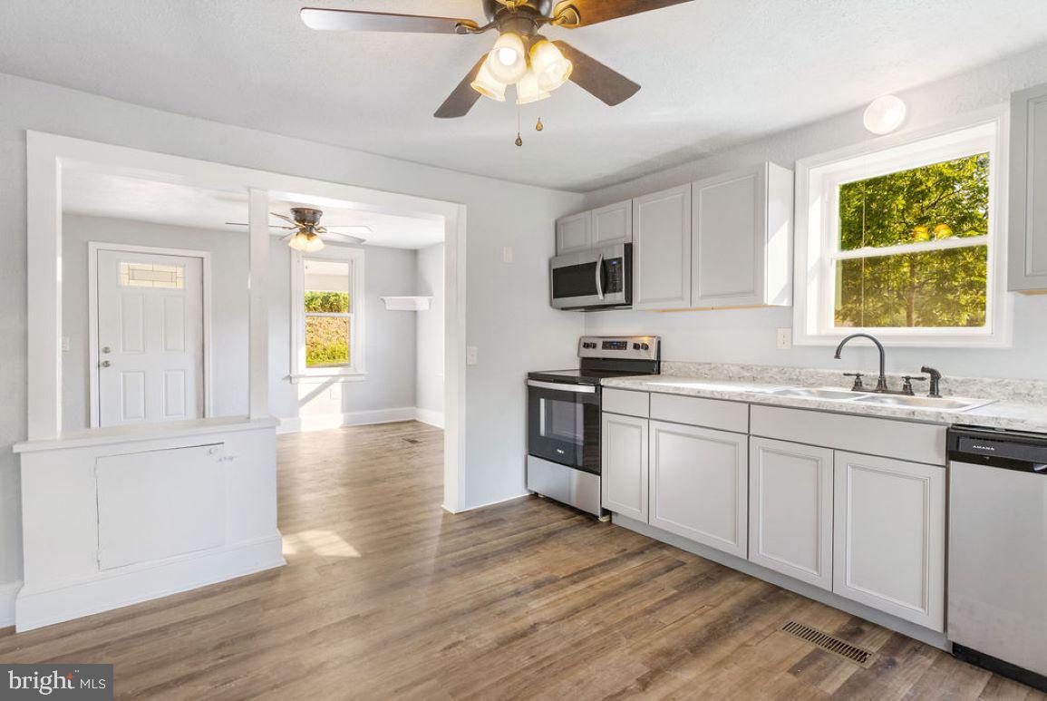 8905 Maple Grove Road Abbottstown, PA 17301 - Photo 7 of 26