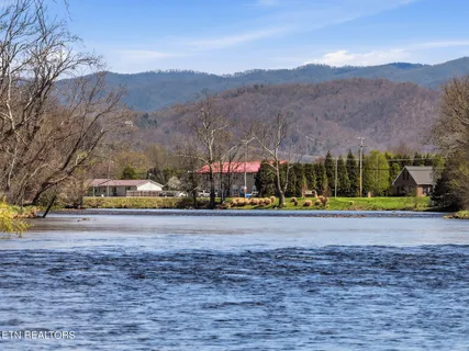 $899,000 | 135 Brandywine Place, Elizabethton, TN 37643