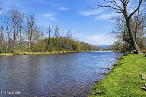 $899,000 | 135 Brandywine Place, Elizabethton, TN 37643