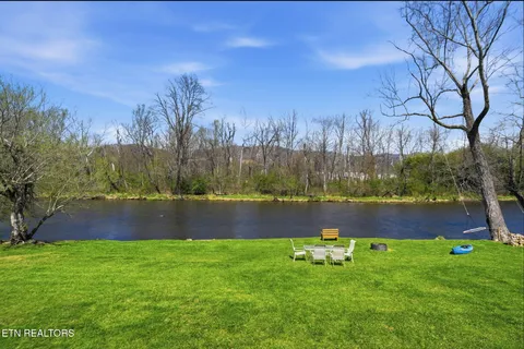 $899,000 | 135 Brandywine Place, Elizabethton, TN 37643