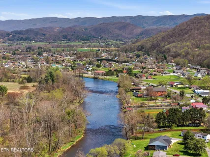 $899,000 | 135 Brandywine Place, Elizabethton, TN 37643