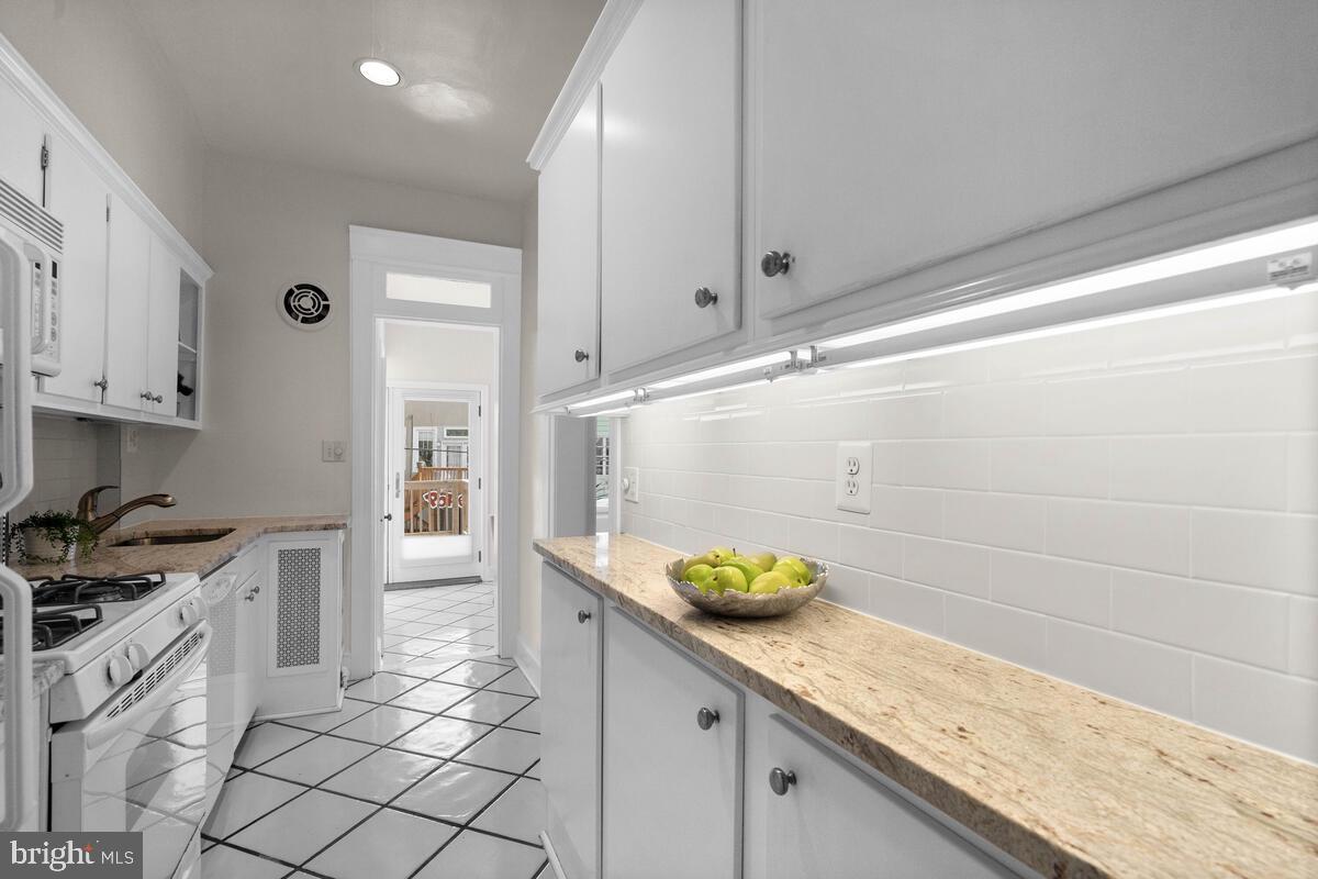 2411 Tunlaw Road Northwest Washington, DC 20007 - Photo 14 of 41 Gallery Image 14