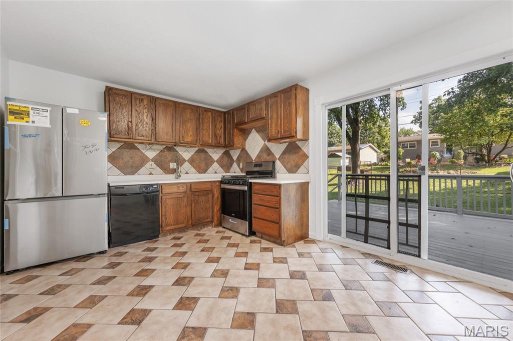 1975 Yaqui Drive Florissant, MO 63031 - Photo 11 of 34