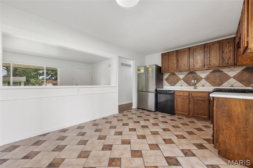 1975 Yaqui Drive Florissant, MO 63031 - Photo 12 of 34