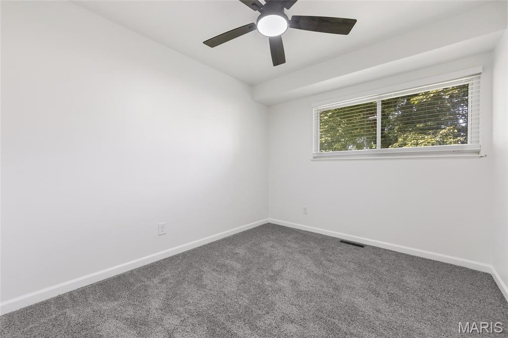 1975 Yaqui Drive Florissant, MO 63031 - Photo 15 of 34