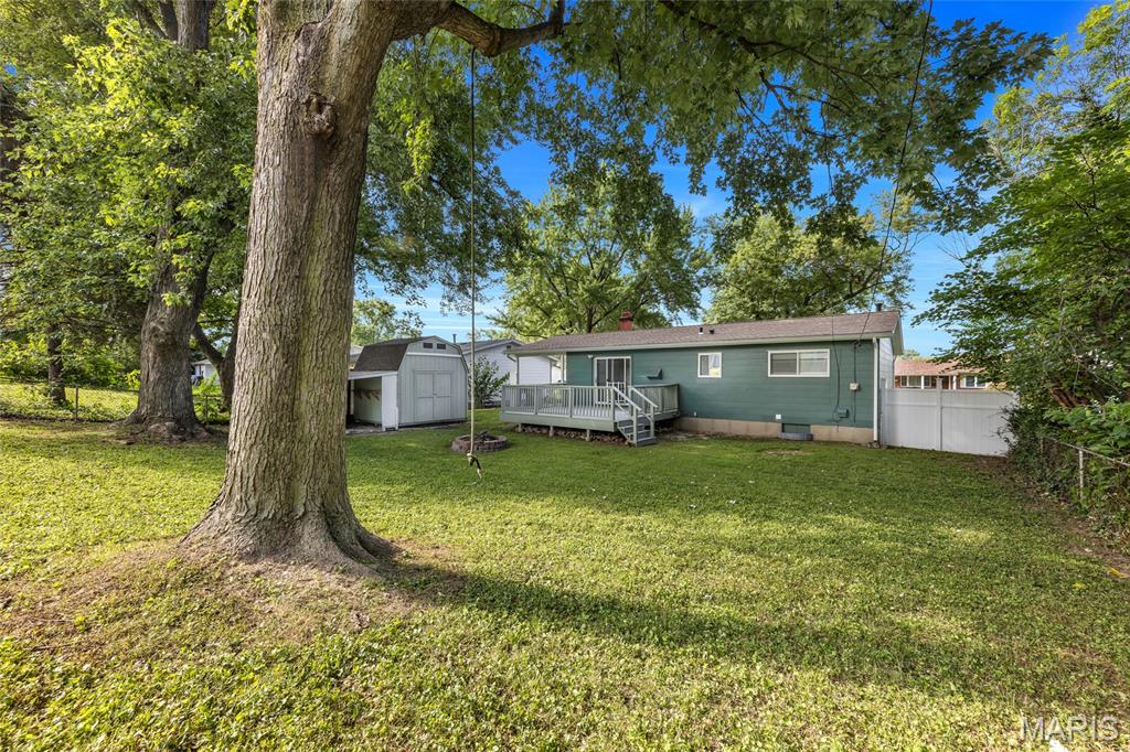 1975 Yaqui Drive Florissant, MO 63031 - Photo 30 of 34