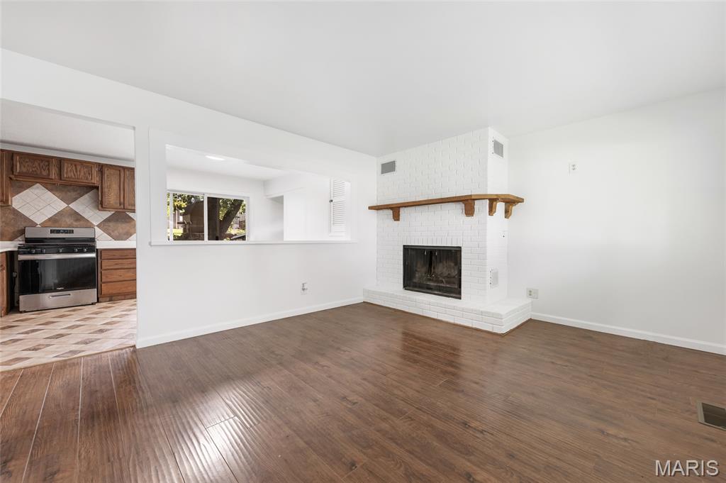 1975 Yaqui Drive Florissant, MO 63031 - Photo 6 of 34