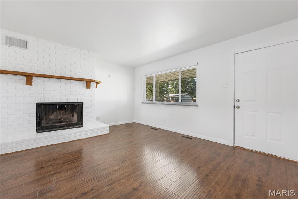 1975 Yaqui Drive Florissant, MO 63031 - Photo 7 of 34