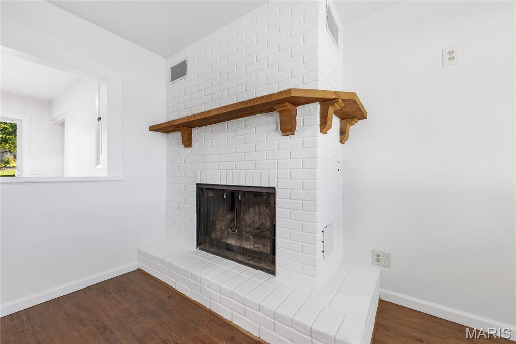 1975 Yaqui Drive Florissant, MO 63031 - Photo 9 of 34