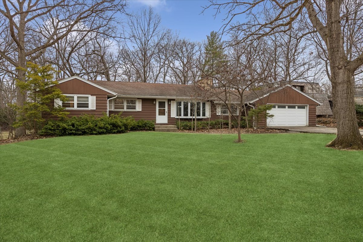 S645 Forest Street Winfield, IL 60190 - Photo 1 of 21