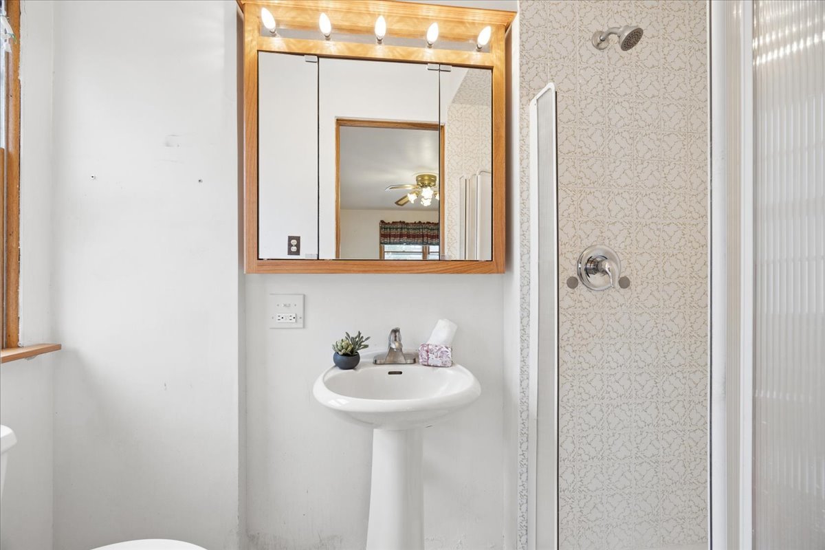 S645 Forest Street Winfield, IL 60190 - Photo 14 of 21