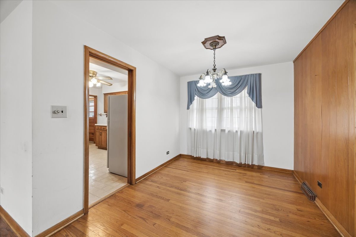 S645 Forest Street Winfield, IL 60190 - Photo 6 of 21