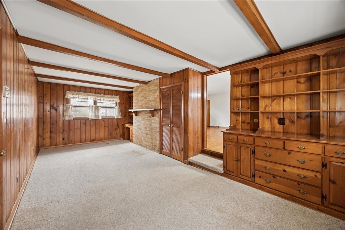 S645 Forest Street Winfield, IL 60190 - Photo 7 of 21