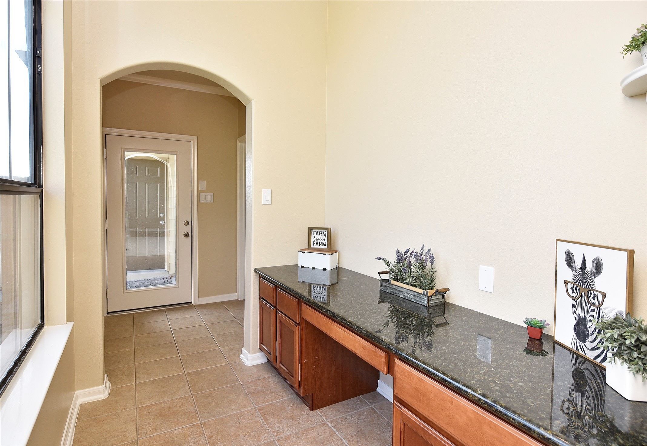 29703 Meridian Hill Drive Spring, TX 77386 - Photo 14 of 43 a room with a sink and mirror