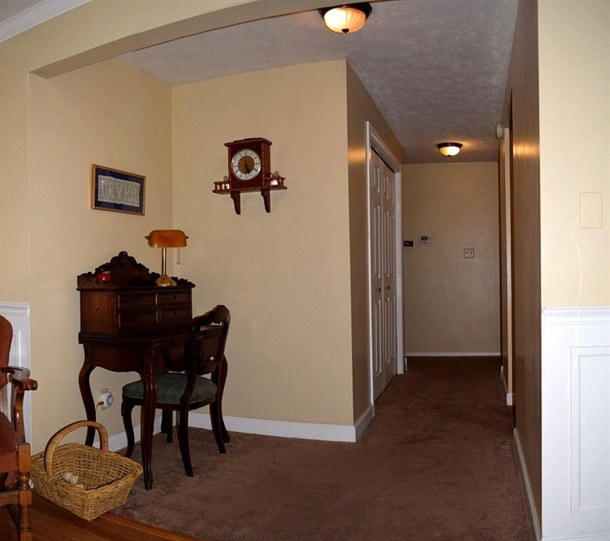2039 Old Coach Road Springfield, OH 45505 - Photo 3 of 33