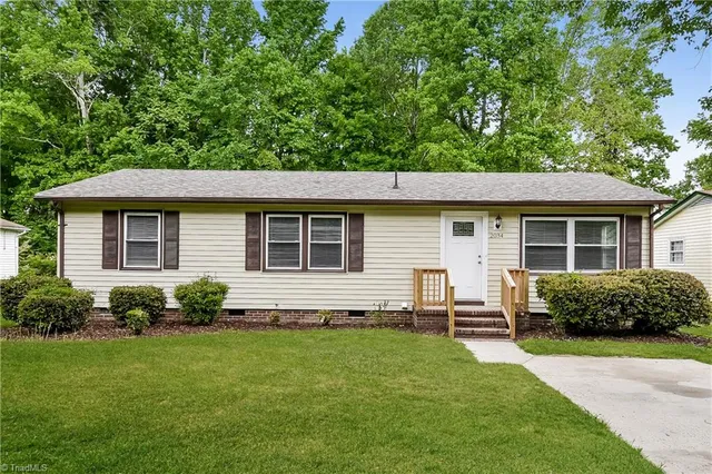 $1,540 | 2034 Willow Road, Greensboro, NC 27406