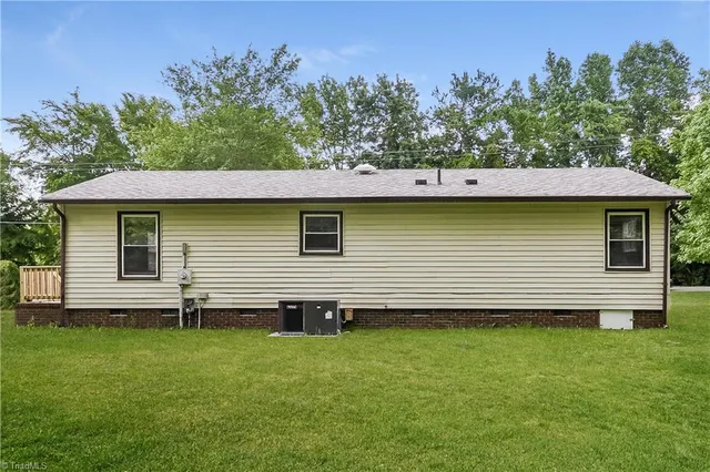 $1,540 | 2034 Willow Road, Greensboro, NC 27406