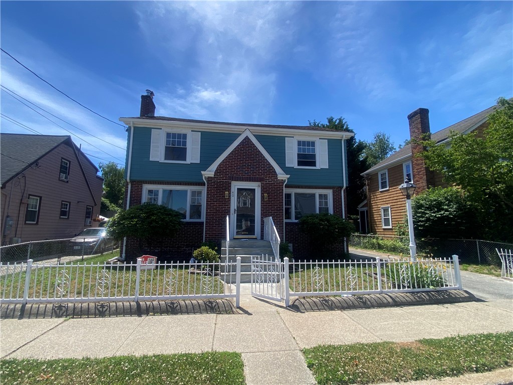 40 Amherst Avenue Pawtucket, RI 02860 - Photo 2 of 26