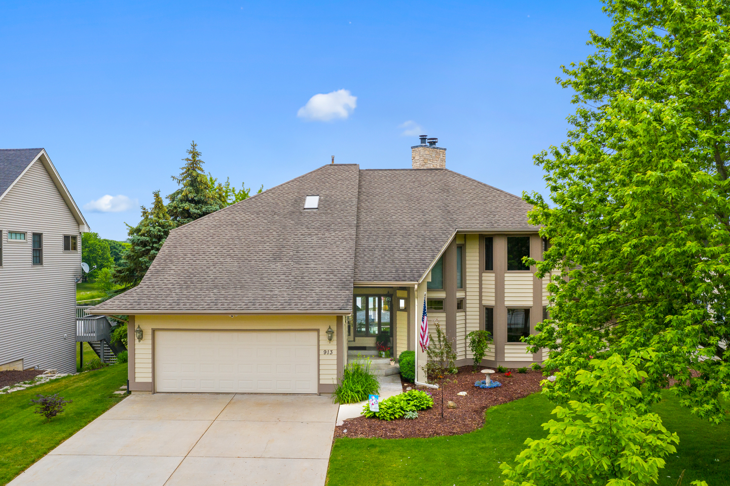 913 Merrill New Road Sugar Grove, IL 60554 - Photo 3 of 40