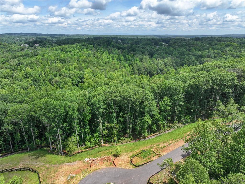 a view of a yard with grass