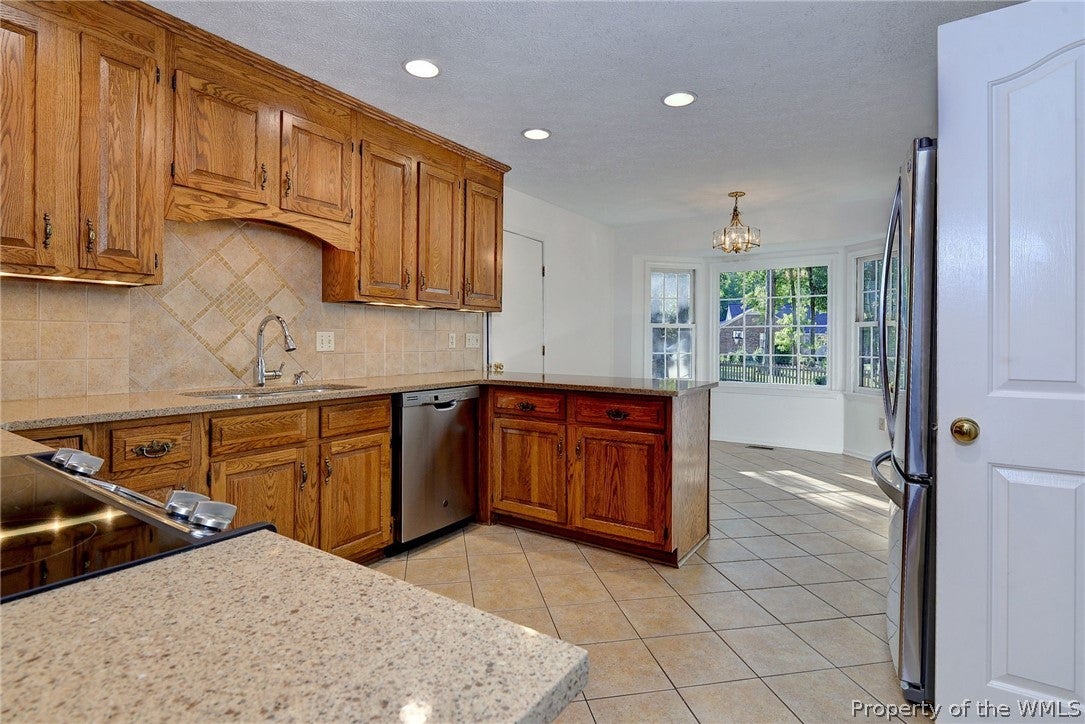 17 Diamond Hill Road Hampton, VA 23666 - Photo 16 of 38 Gallery Image 16