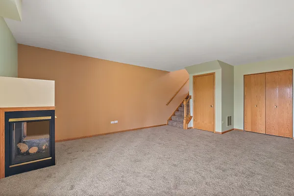 $319,900 | 6881 Geneva Drive, Tinley Park, IL 60477