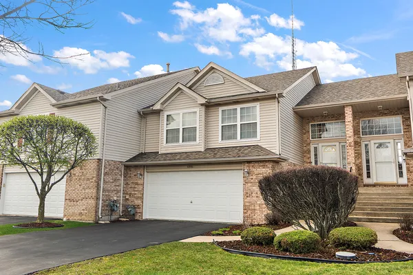$319,900 | 6881 Geneva Drive, Tinley Park, IL 60477