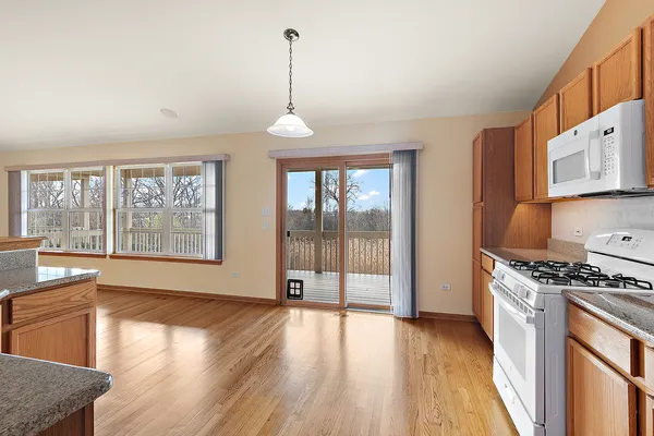 $319,900 | 6881 Geneva Drive, Tinley Park, IL 60477