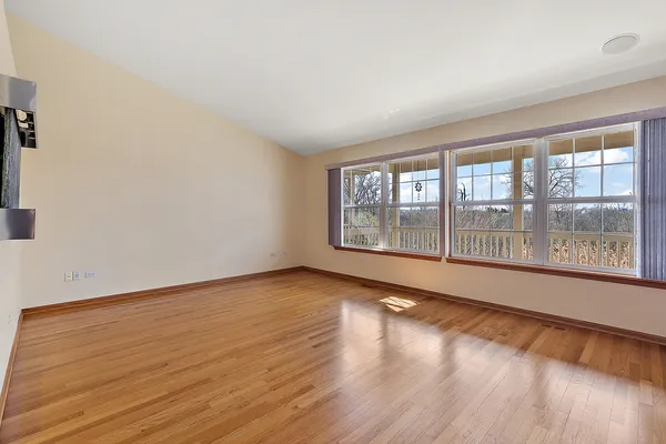 $319,900 | 6881 Geneva Drive, Tinley Park, IL 60477