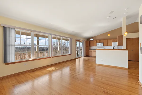 $319,900 | 6881 Geneva Drive, Tinley Park, IL 60477