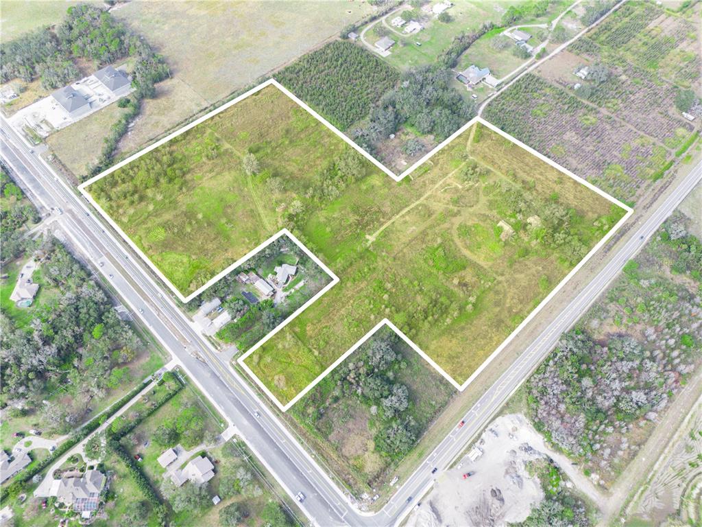 2625 West Pipkin Road Lakeland, FL 33811 - Photo 2 of 8 a view of a blue and white sky from a balcony