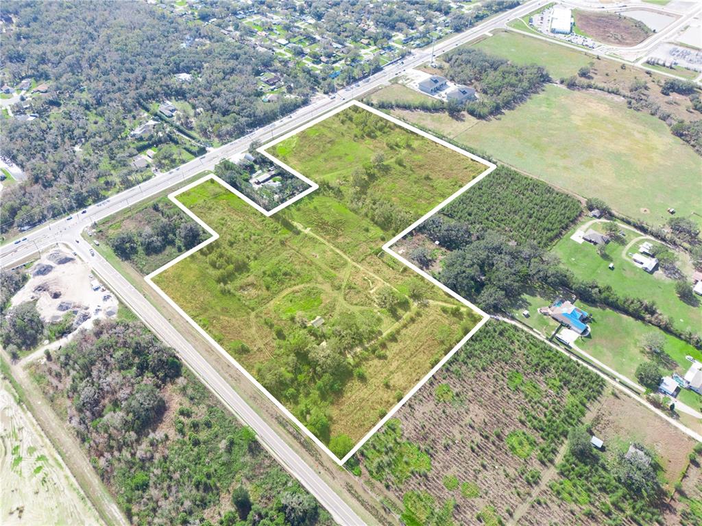 2625 West Pipkin Road Lakeland, FL 33811 - Photo 4 of 8 a view of a pool from a balcony