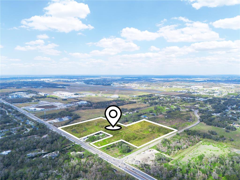 2625 West Pipkin Road Lakeland, FL 33811 - Photo 8 of 8 a view of a sky from a balcony