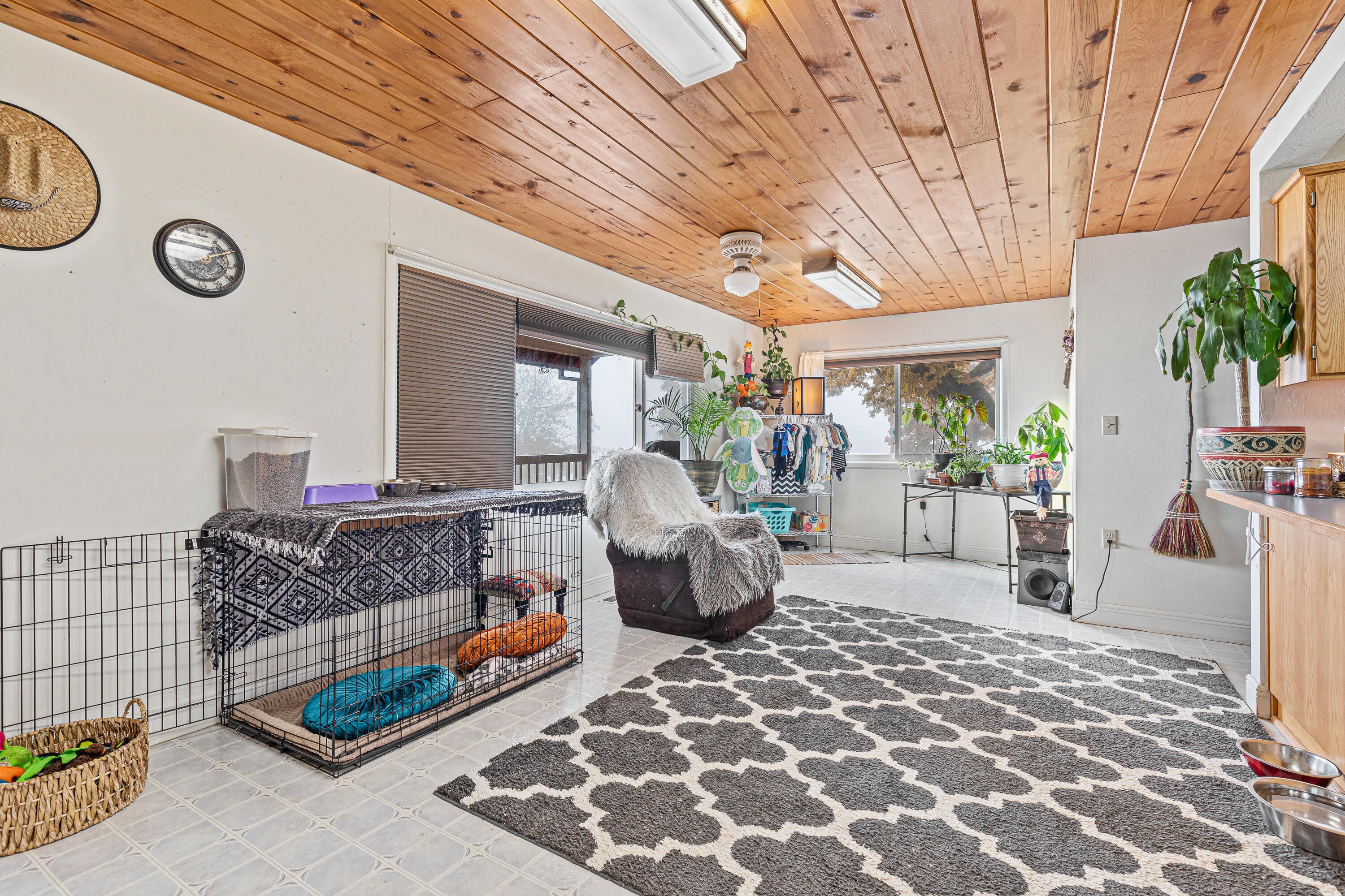 6380 Tunnel Loop Road Grants Pass, OR 97526 - Photo 74 of 83 Kitchen/Dining Area