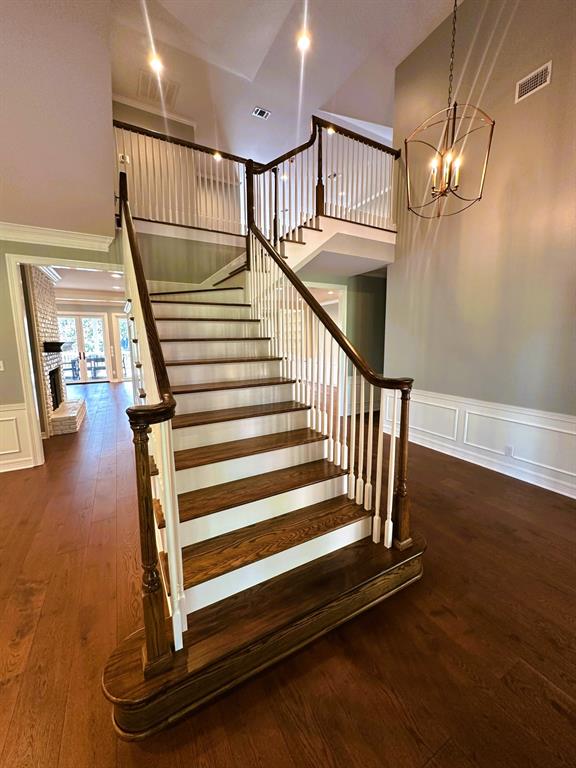 6012 East Ridge Drive Shreveport, LA 71106 - Photo 26 of 40 Traditional Handcrafted Staircase