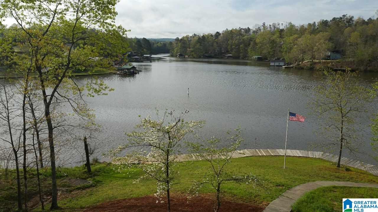 533 Lakeshore Drive West Oneonta, AL 35121 - Photo 1 of 18